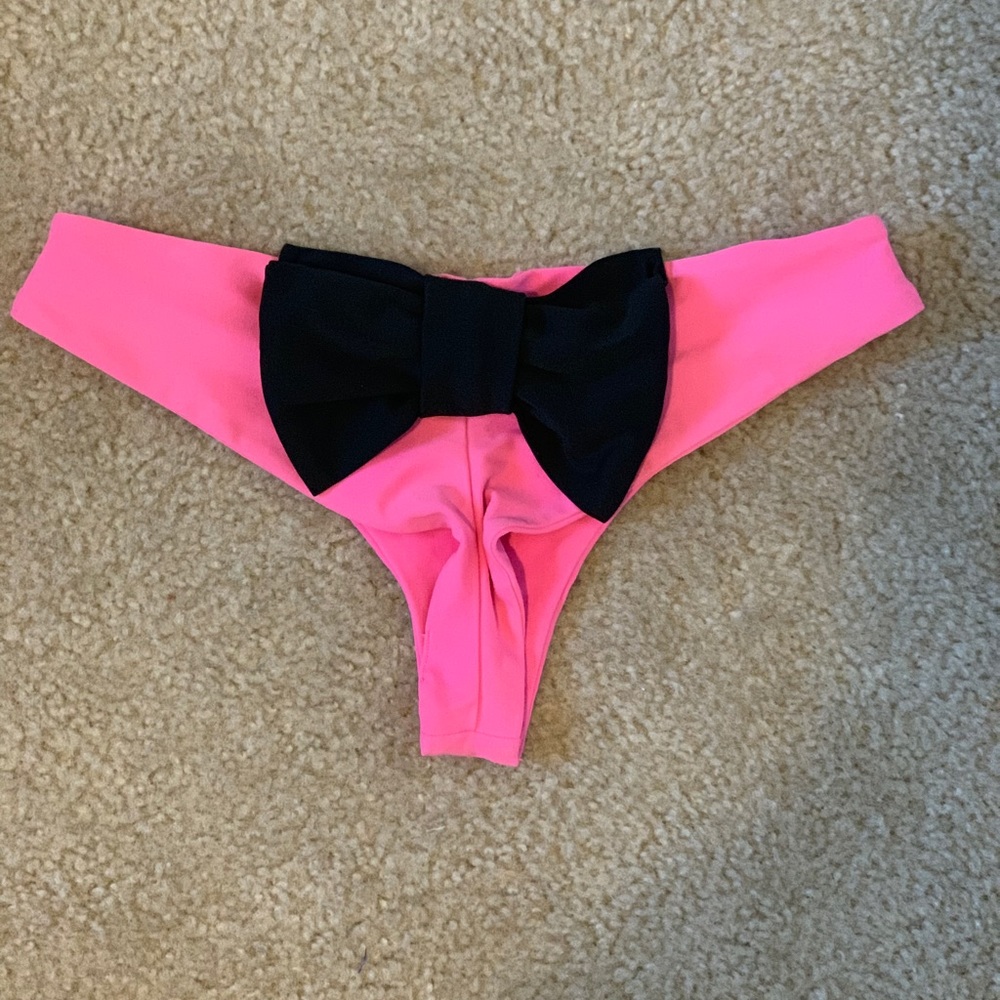 Lolli swim pink and black cheeky bow bottoms 💗👙